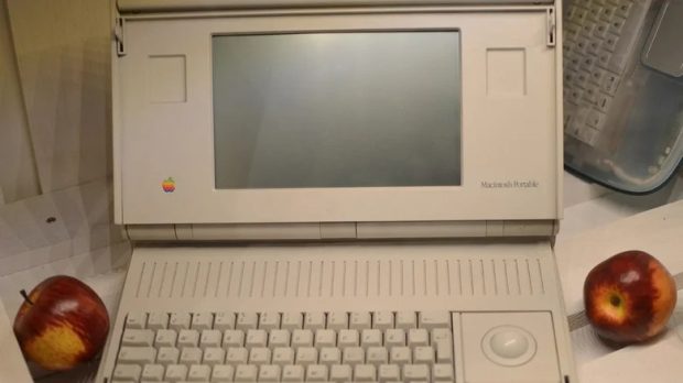 Laptop pertama Apple - Macintosh Portable
